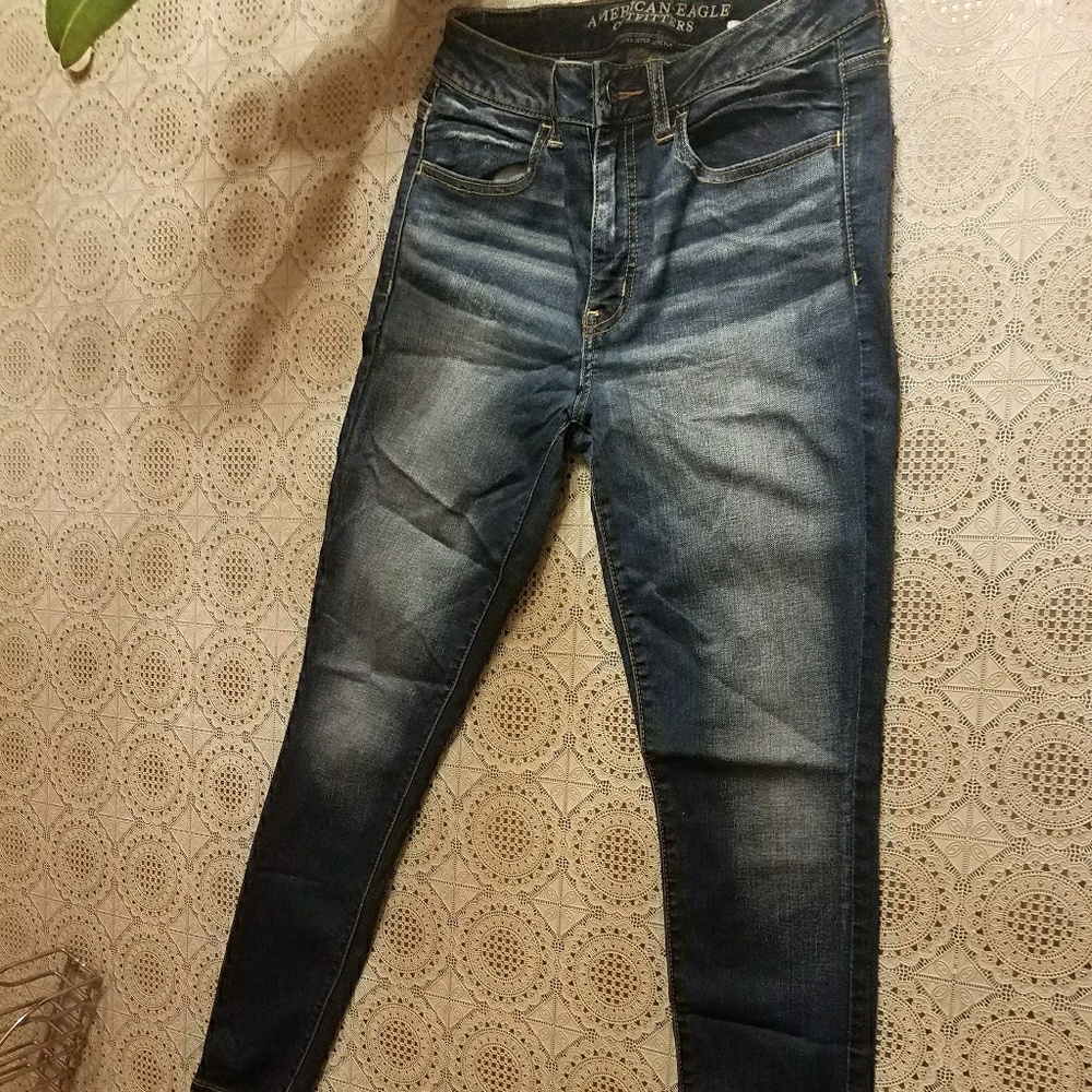 A pair of American Eagle high rise jeggings size 6
